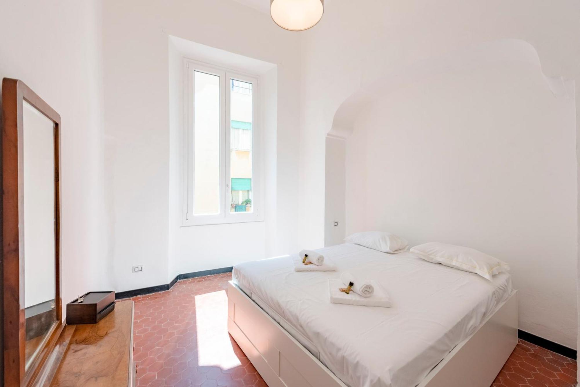 Joivy Excellent 2-bed Flat In Genoa's Old Town Genova