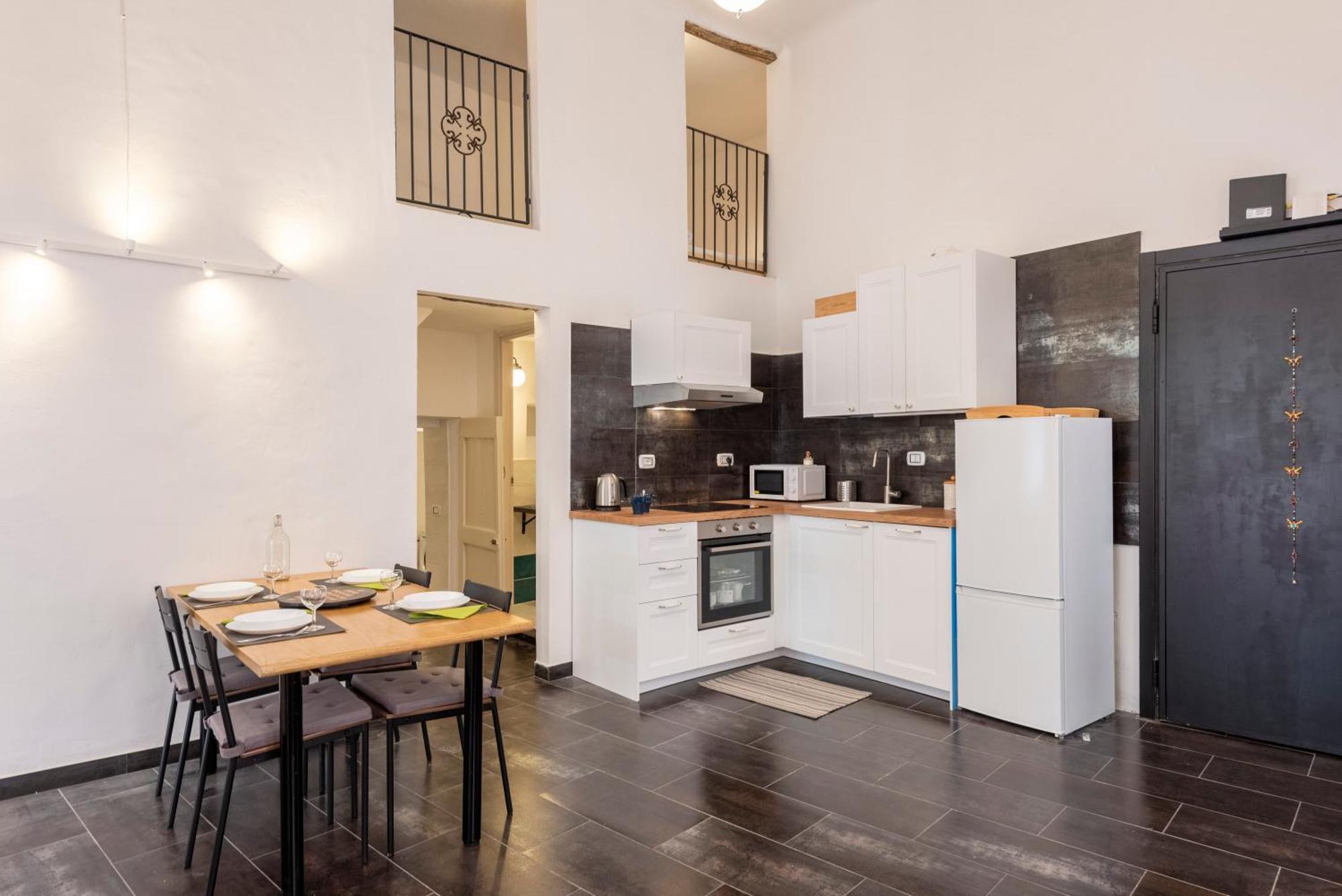 Joivy Excellent 2-bed Flat In Genoa's Old Town Appartamento Genova