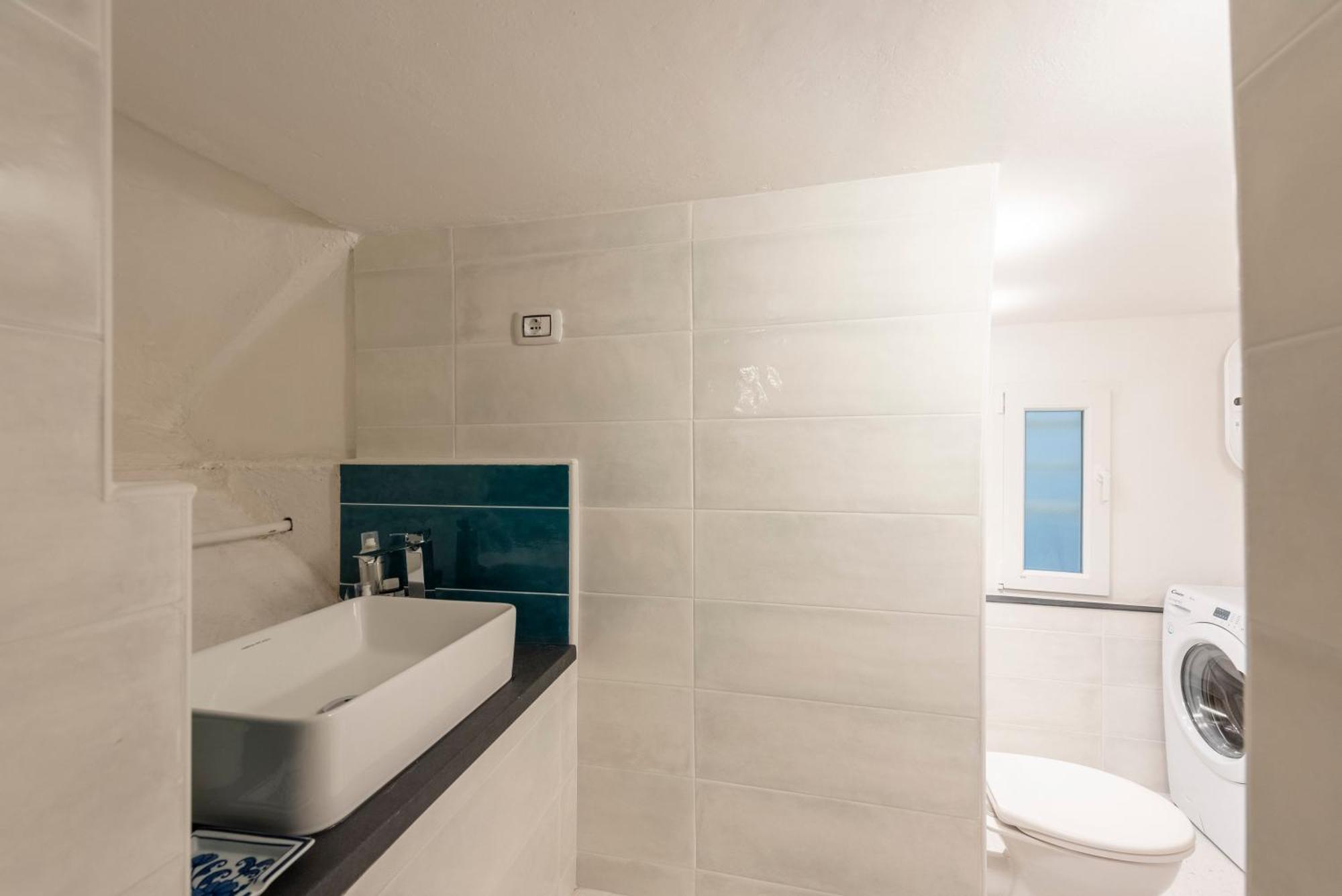 Joivy Excellent 2-bed Flat In Genoa's Old Town * Genova