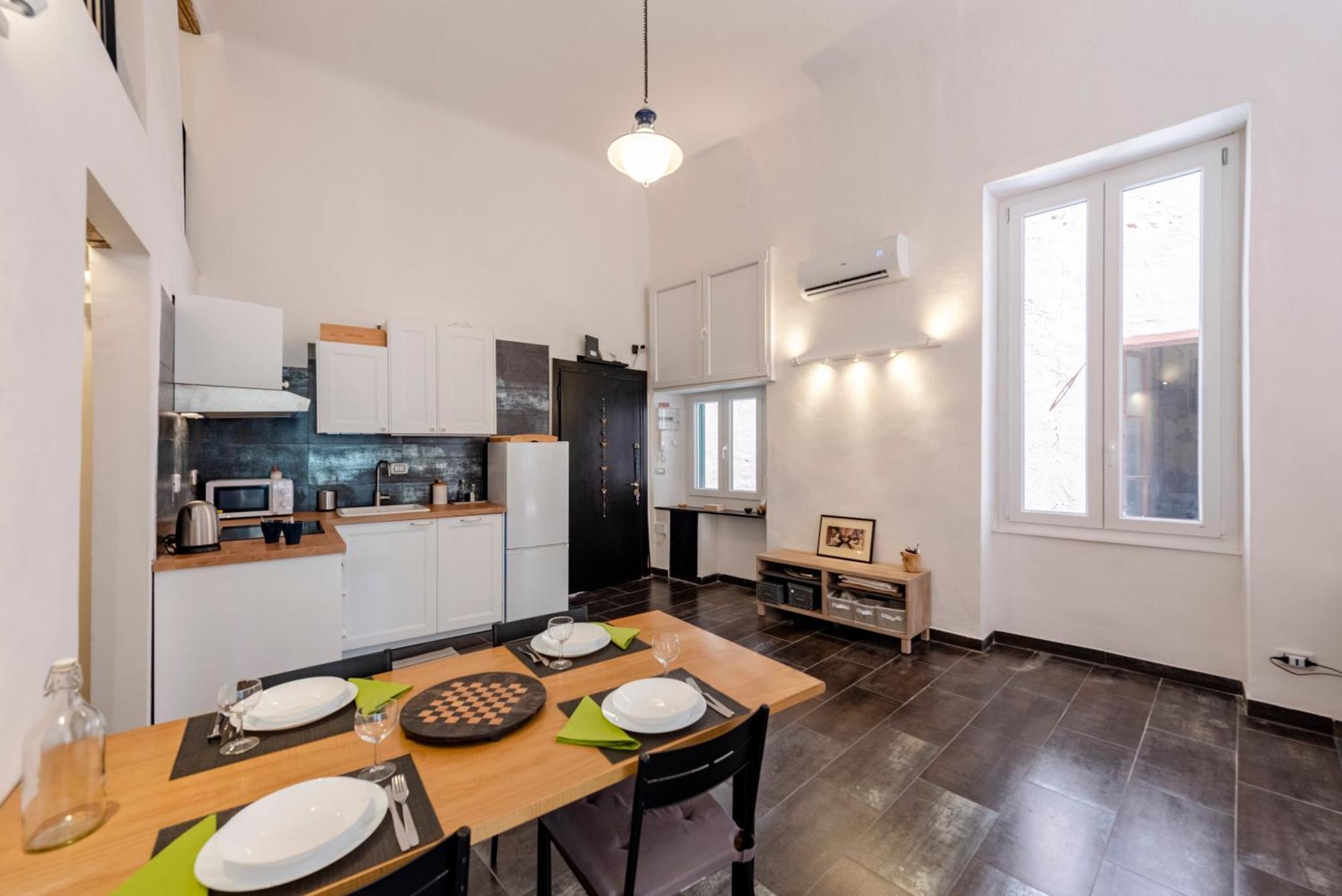 Joivy Excellent 2-bed Flat In Genoa's Old Town